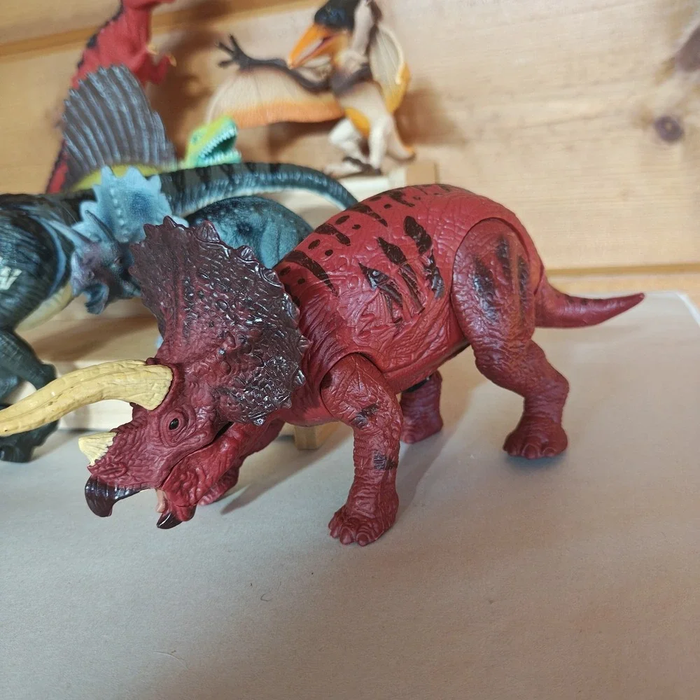 Loose Bundle o 8 Dinosaur Action Figures Pteranodon Edaphosaurus Triceratops ZA2